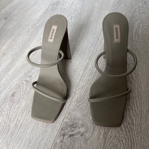 Yeezy Heels - Picture 1 of 3